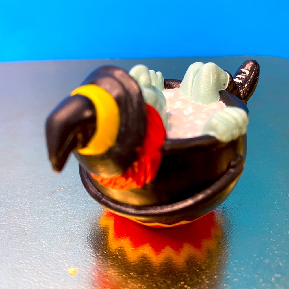 HALLMARK HEARTLINE VTG 80’s WITCH IN CAULDRON HALLOWEEN HOWLERS - Picture 2 of 9